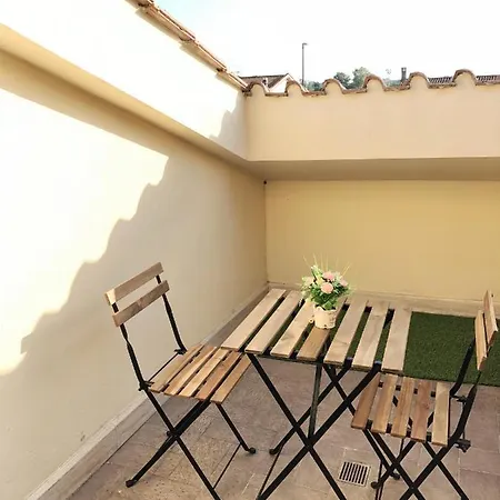 Rent Wood Guest house