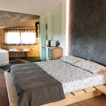 Rent Wood Guest house 2*